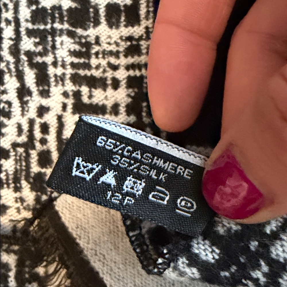 Chanel Monochrome Logo Pattern Wrap - image 8